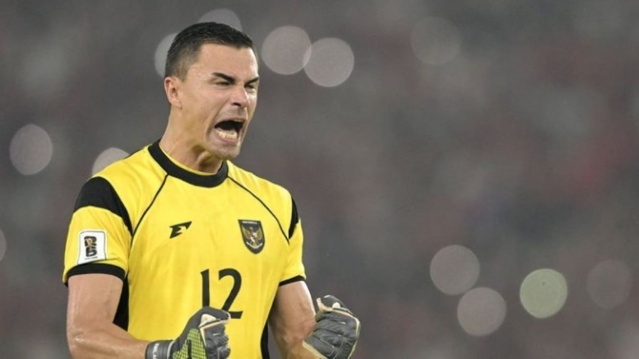 Cedera kiper Timnas Indonesia Emil Audero saat pemanasan bersama Cremonese di Serie A 2025