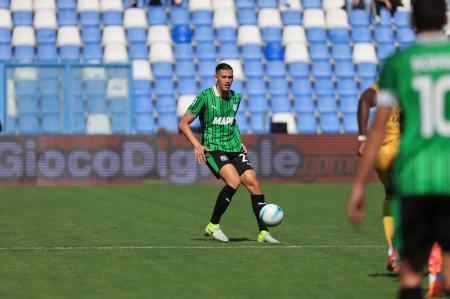 Jay Idzes bek Timnas Indonesia tampil solid saat membawa Sassuolo menang 3-1 atas Udinese di Serie A 2025/2026