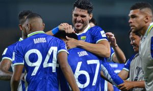 Striker Persib Bandung Andrew Jung saat konferensi pers jelang laga AFC Champions League Two 2025 melawan Bangkok United di Thailand.