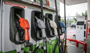 BBM-Baru-RI-B50-Siap-Meluncur-Nozzle-SPBU-Pertamina.webp Deretan nozzle dispenser SPBU Pertamina untuk berbagai jenis BBM, termasuk Pertamax Turbo dan Bio Solar, siap digunakan.
