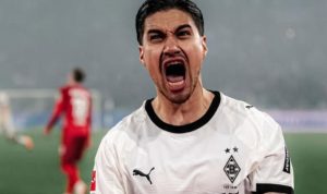 Ilustrasi atau template Best XI Liga Top Eropa, menyoroti dua slot yang ditempati oleh pemain asal Timnas Indonesia.