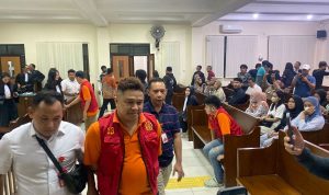 Potret Catur Adi Prianto, mantan Direktur Persiba Balikpapan, saat proses hukum atau sidang vonis seumur hidup.