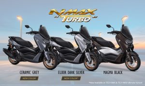 yamaha-nmax-turbo-warna-baru-satu-dekade.jpg Tiga varian warna baru motor Yamaha NMAX "TURBO": Ceramic Grey, Elixir Dark Silver, dan Magma Black, dengan tulisan "NMAX TURBO" di atasnya.