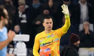 Aksi kiper Emil Audero saat menjaga gawang dalam pertandingan antara Lazio vs Cremonese yang berakhir imbang tanpa gol.