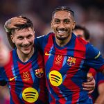 Pemain Barcelona, Raphinha dan Ferran Torres, merayakan kemenangan telak Barcelona atas Athletic Bilbao di semifinal Piala Super Spanyol.