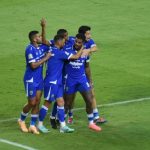 Para pemain Persib Bandung merayakan gol dalam pertandingan resmi.