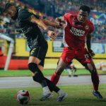 Ekspresi pemain Semen Padang FC saat merayakan gol penyama kedudukan di menit akhir melawan Malut United.