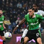 jay-idzes-sassuolo-menang-lawan-atalanta.jpg Aksi Jay Idzes saat mengawal pertahanan Sassuolo dalam kemenangan 2-1 melawan Atalanta di Serie A.