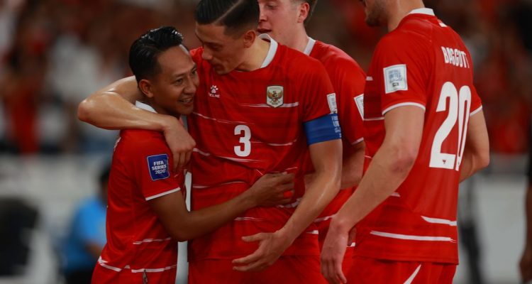 Pemain Timnas Indonesia merayakan gol dengan berpelukan dalam persiapan laga Indonesia vs Bulgaria di FIFA Series 2026.