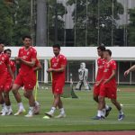 Para pemain Timnas Indonesia sedang menjalani sesi latihan intensif di lapangan hijau sebagai persiapan menghadapi Saint Kitts and Nevis.
