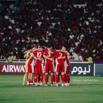 ranking-fifa-terbaru-timnas-indonesia-vs-malaysia.jpg Skuad Timnas Indonesia melakukan team talk melingkar di tengah lapangan sebelum pertandingan dimulai untuk mengejar kenaikan Ranking FIFA Terbaru.