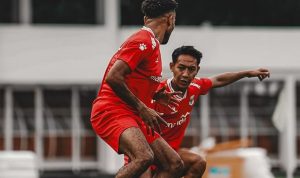 Aksi intensitas tinggi pemain Timnas Indonesia dalam sesi latihan taktis untuk mendongkrak Ranking FIFA Timnas Indonesia.