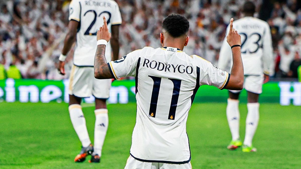 Rodrygo Goes dari Real Madrid melakukan selebrasi di lapangan, salah satu nama besar yang diharapkan tampil di Piala Dunia 2026.