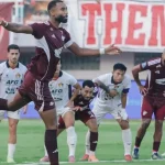 Selebrasi penyerang PSM Makassar, Emenike, setelah mencetak gol krusial ke gawang Persik Kediri.