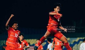 Selebrasi pemain Timnas Indonesia U-17 setelah mencetak gol dalam pertandingan internasional.
