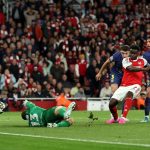 Momen krusial saat Bukayo Saka menyarangkan bola ke gawang Jan Oblak yang memastikan langkah Arsenal ke babak Final Liga Champions.