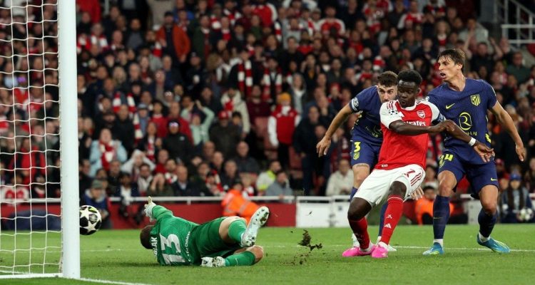 Momen krusial saat Bukayo Saka menyarangkan bola ke gawang Jan Oblak yang memastikan langkah Arsenal ke babak Final Liga Champions.