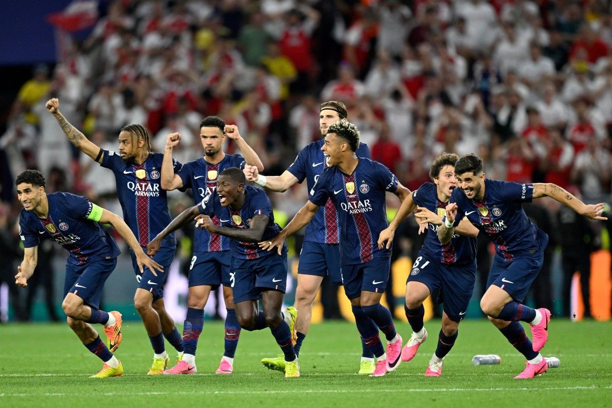 Momen selebrasi emosional para pemain PSG sesaat setelah memastikan diri sebagai juara Liga Champions.