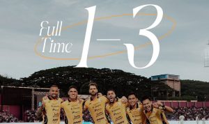 persija-jakarta-hajar-persik-super-league.webp Striker asing Persija Jakarta bernomor punggung 99 melakukan selebrasi emosional setelah mencetak gol ke gawang Persik dalam laga Super League.