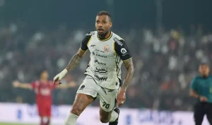 Striker Persija Jakarta tampil impresif saat membawa timnya meraih kemenangan 0-2 atas Persijap sebagai modal penting jelang laga kontra Persib.