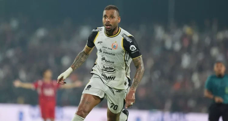 Striker Persija Jakarta tampil impresif saat membawa timnya meraih kemenangan 0-2 atas Persijap sebagai modal penting jelang laga kontra Persib.