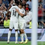 Momen keakraban Aurelien Tchouameni dan Arda Guler saat Real Madrid berhasil membungkam Oviedo dengan skor 2-0.