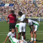 Jay Idzes terduduk di lapangan setelah mengalami cedera yang membuatnya terancam absen membela Timnas.