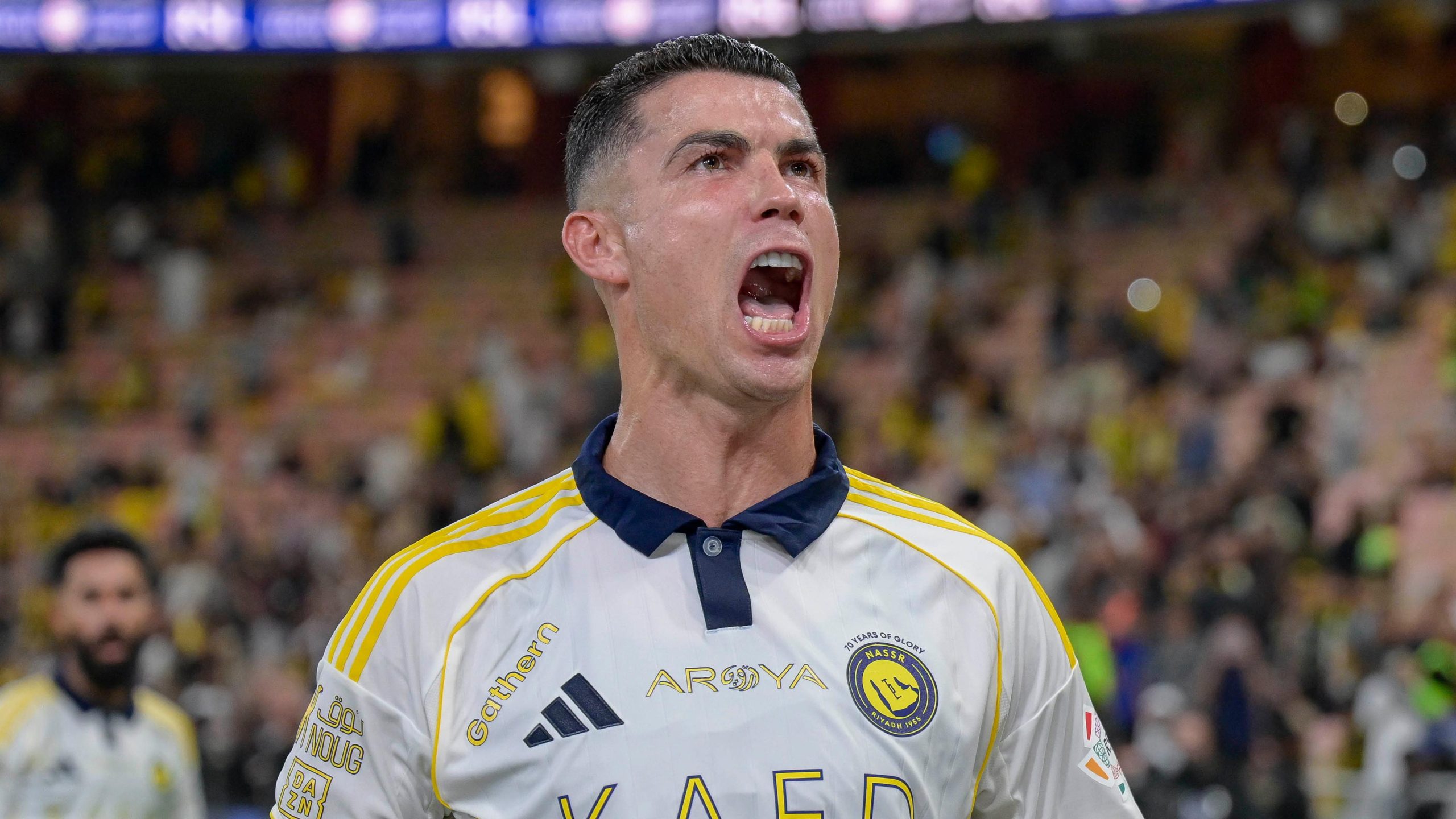 Ekspresi selebrasi ikonik Cristiano Ronaldo dengan berteriak setelah mencetak gol untuk Al Nassr.