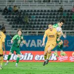 Intensitas tinggi pertandingan Super League hari ini yang mempertemukan Semen Padang FC melawan rival tangguh di lapangan hijau.