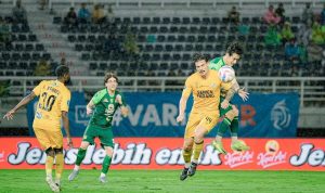 Intensitas tinggi pertandingan Super League hari ini yang mempertemukan Semen Padang FC melawan rival tangguh di lapangan hijau.