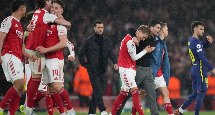 Arsenal akhirnya kembali ke partai puncak kompetisi tertinggi Eropa setelah memecahkan rekor penantian selama puluhan tahun.