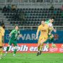 Intensitas tinggi pertandingan Super League hari ini yang mempertemukan Semen Padang FC melawan rival tangguh di lapangan hijau.