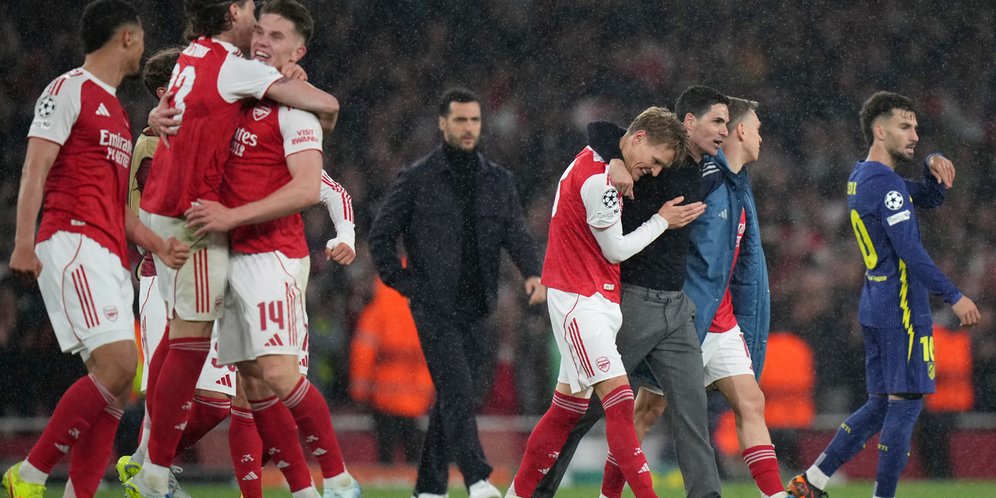 Arsenal akhirnya kembali ke partai puncak kompetisi tertinggi Eropa setelah memecahkan rekor penantian selama puluhan tahun.