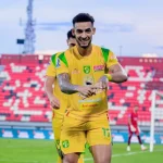 Selebrasi gol pemain Persebaya Surabaya dalam pertandingan krusial di Jadwal BRI Super League 2 Mei 2026.
