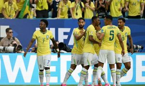Pemain Timnas Brasil termasuk Vini Jr dan Casemiro merayakan gol ke gawang Skotlandia