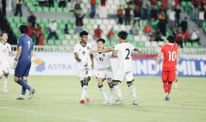 Para pemain Indonesia U-19 merayakan gol dengan gembira saat bertanding melawan Myanmar di Piala AFF U-19 2026.