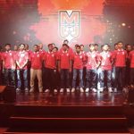malut-united-berubah-nama-jadi-jateng-united-bermarkas-semarang.webp Momen bersejarah bagi Malut United FC. Foto tim di atas panggung ini menandai akhir dari era Malut United sebelum secara resmi bertransformasi menjadi Jateng United dan pindah homebase ke Semarang.
