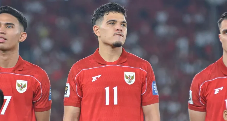 ragnar-oratmangoen-resmi-hengkang-fcv-dender.webp Ragnar Oratmangoen saat membela Timnas Indonesia. Ia dikabarkan resmi hengkang dari FCV Dender dan berpotensi kembali merumput di Liga Belanda.