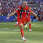 selebrasi-erling-haaland-timnas-norwegia-piala-dunia.webp Erling Haaland tampil menggila bersama Norwegia setelah sukses menyumbang dua gol dalam kemenangan telak atas Irak di Piala Dunia 2026.