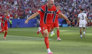 Erling Haaland tampil menggila bersama Norwegia setelah sukses menyumbang dua gol dalam kemenangan telak atas Irak di Piala Dunia 2026.