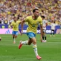 Ekspresi kegembiraan Gabriel Martinelli usai membobol gawang Jepang, membawa Brasil menang 2-1 dan menyegel tempat di babak 16 besar.
