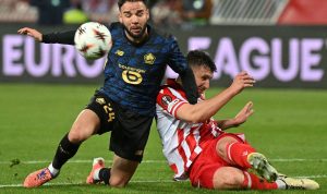 Aksi Calvin Verdonk saat bertanding sengit di lapangan. Kabar mengenai kehadirannya di Timnas Indonesia Juni 2026 tengah menjadi sorotan.
