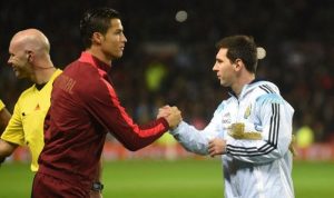 Statistik mencatat Lionel Messi memiliki torehan yang lebih mentereng di panggung Piala Dunia dibandingkan rival utamanya.