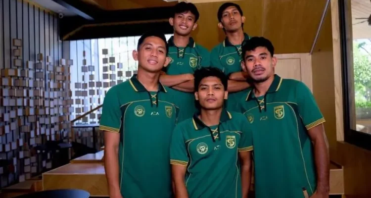 rekrutan-lokal-baru-persebaya-surabaya.webp Suntikan tenaga baru lokal yang resmi diperkenalkan oleh Persebaya Surabaya untuk mengarungi kompetisi musim ini.