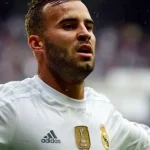 Potret pemain sepak bola Jese Rodriguez saat mengenakan jersi putih Real Madrid di lapangan