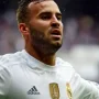 Potret pemain sepak bola Jese Rodriguez saat mengenakan jersi putih Real Madrid di lapangan