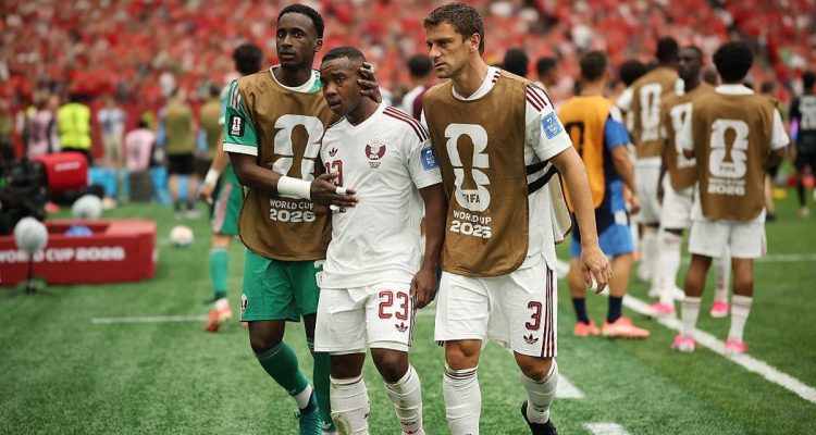 Ekspresi lesu para pemain Timnas Qatar di lapangan pada ajang Piala Dunia 2026