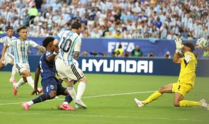 piala-dunia-2026-argentina-vs-tanjung-verde.webp Pemain Argentina, Lionel Messi, saat mencoba membongkar pertahanan ketat Tanjung Verde dalam laga fase grup Piala Dunia 2026 yang berakhir dengan skor 3-2.
