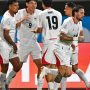 Para pemain Timnas Indonesia merayakan selebrasi gol dalam sebuah pertandingan.