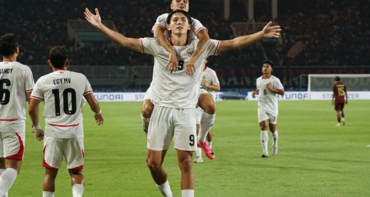 Pemain Timnas Indonesia merayakan gol saat bertanding melawan Kamboja di Piala AFF 2026.